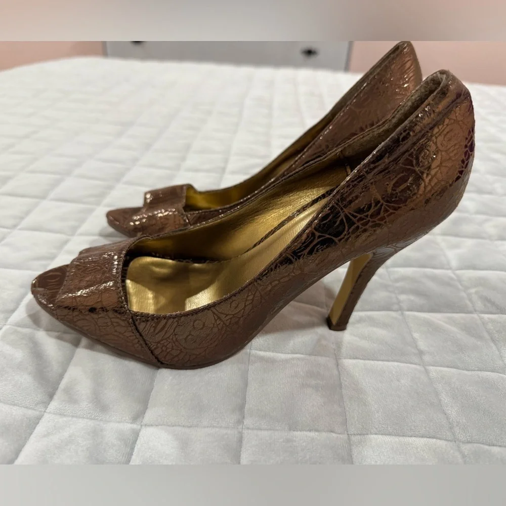 Michael Antonio Bronze Patent Leather women Heels - Size 9